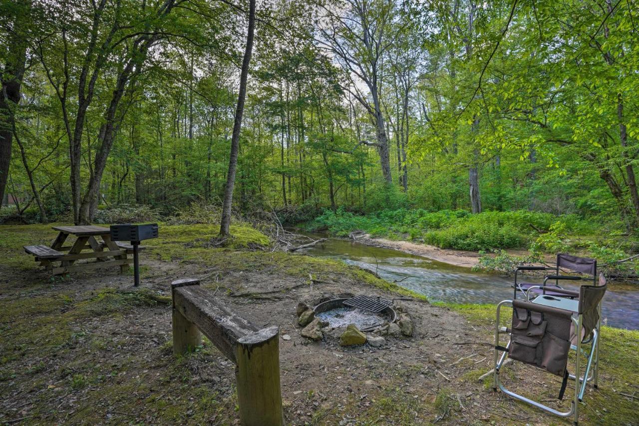 Cozy Tellico Plains Cabin With Large Mountain Creek! エクステリア 写真