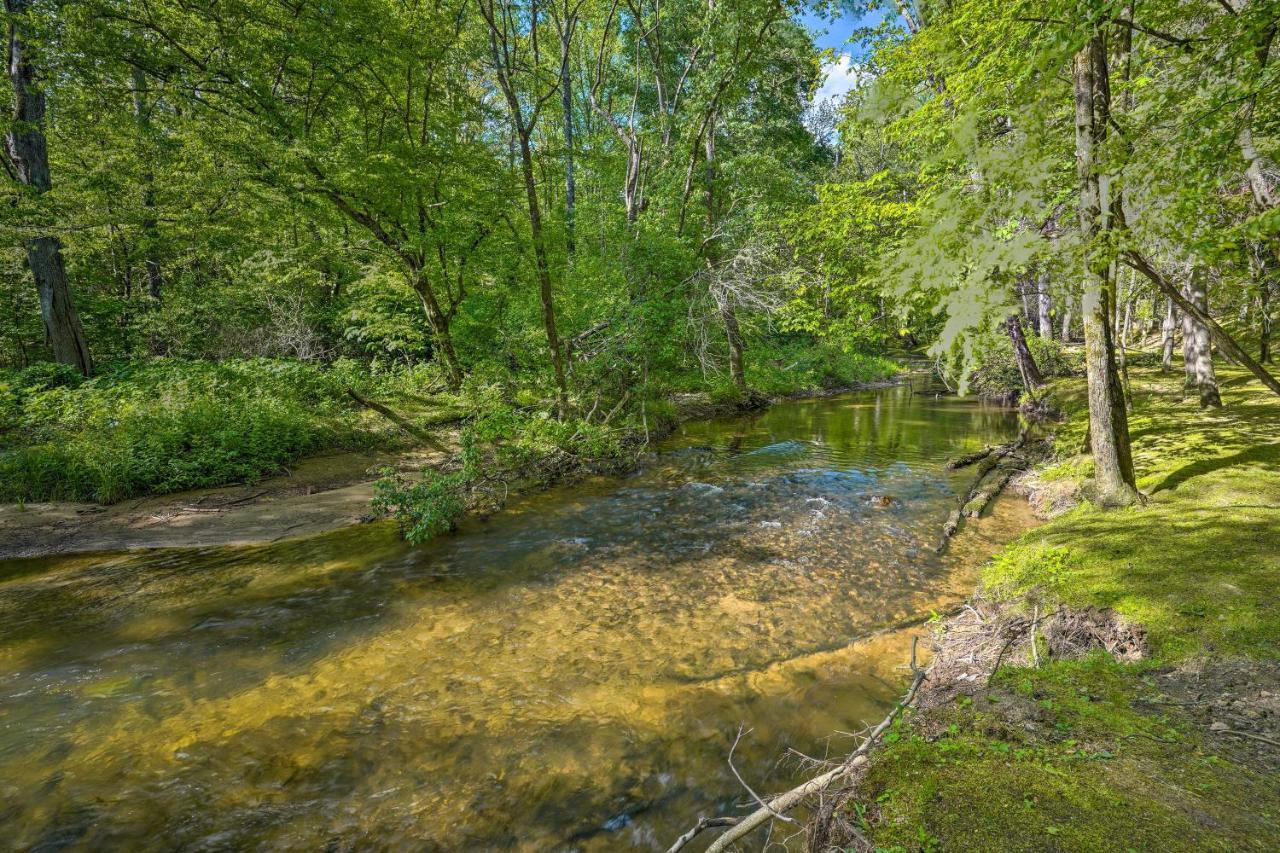 Cozy Tellico Plains Cabin With Large Mountain Creek! エクステリア 写真