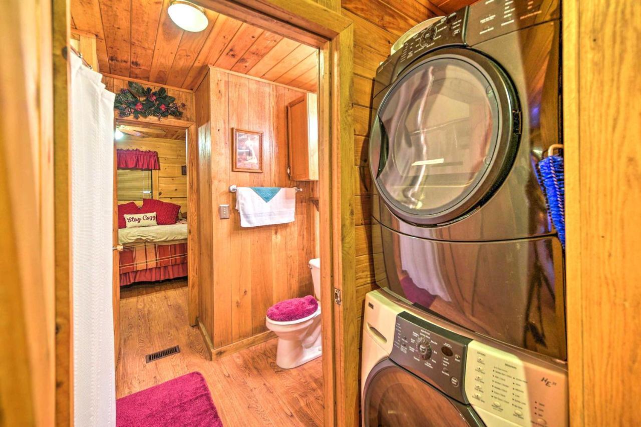 Cozy Tellico Plains Cabin With Large Mountain Creek! エクステリア 写真