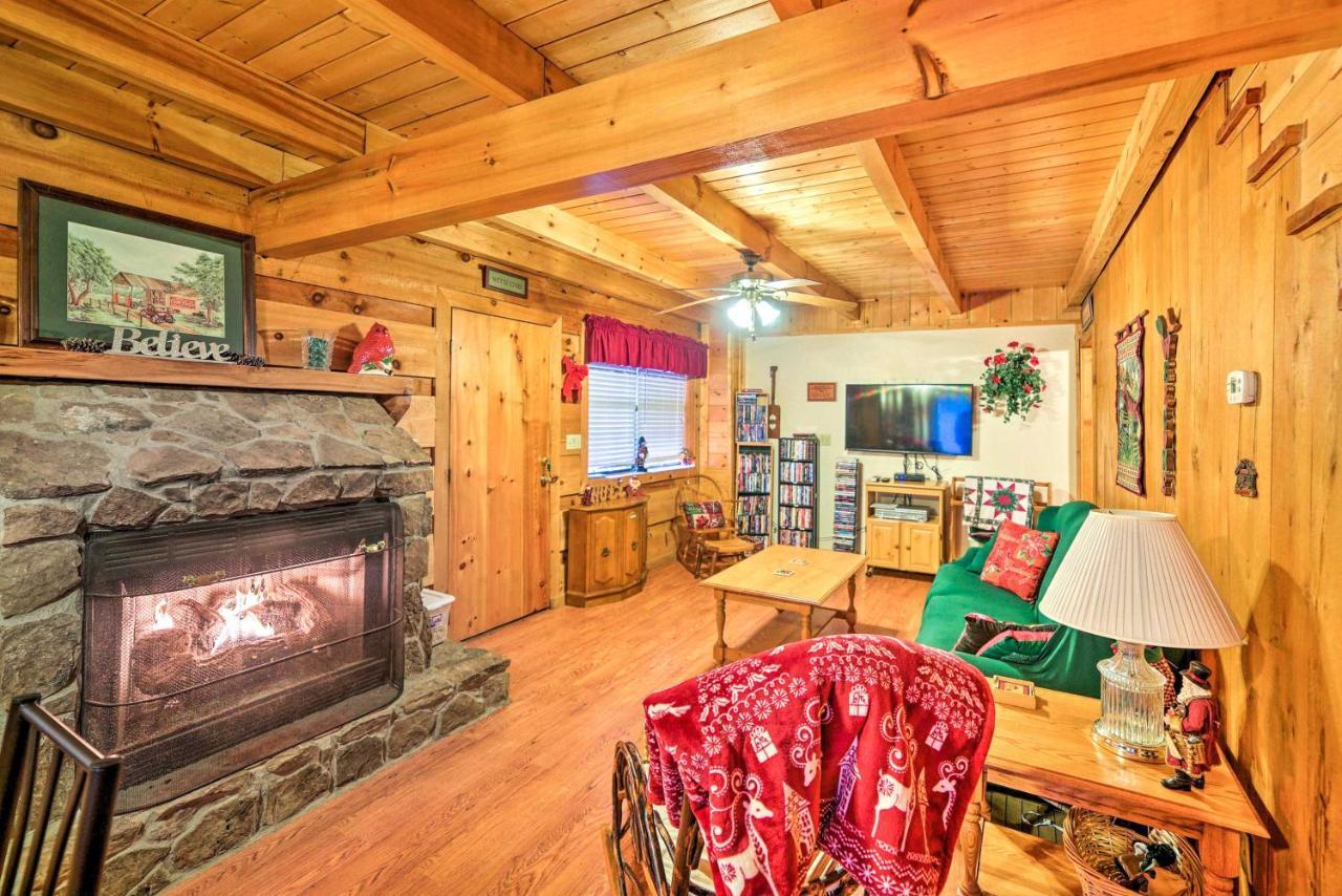 Cozy Tellico Plains Cabin With Large Mountain Creek! エクステリア 写真