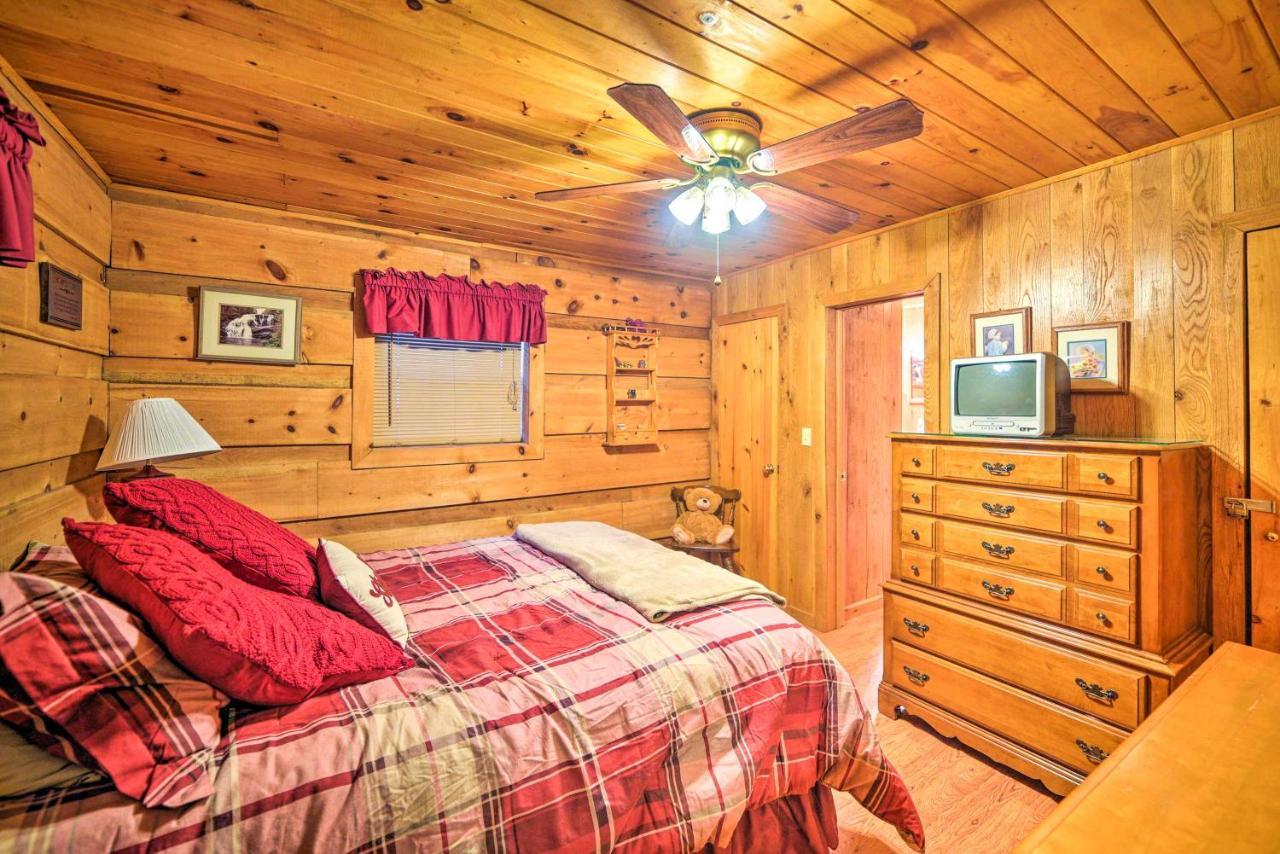 Cozy Tellico Plains Cabin With Large Mountain Creek! エクステリア 写真