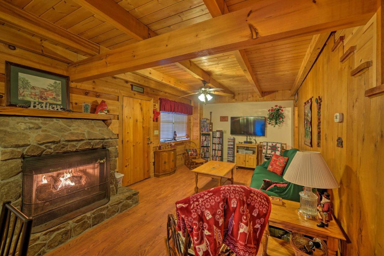 Cozy Tellico Plains Cabin With Large Mountain Creek! エクステリア 写真